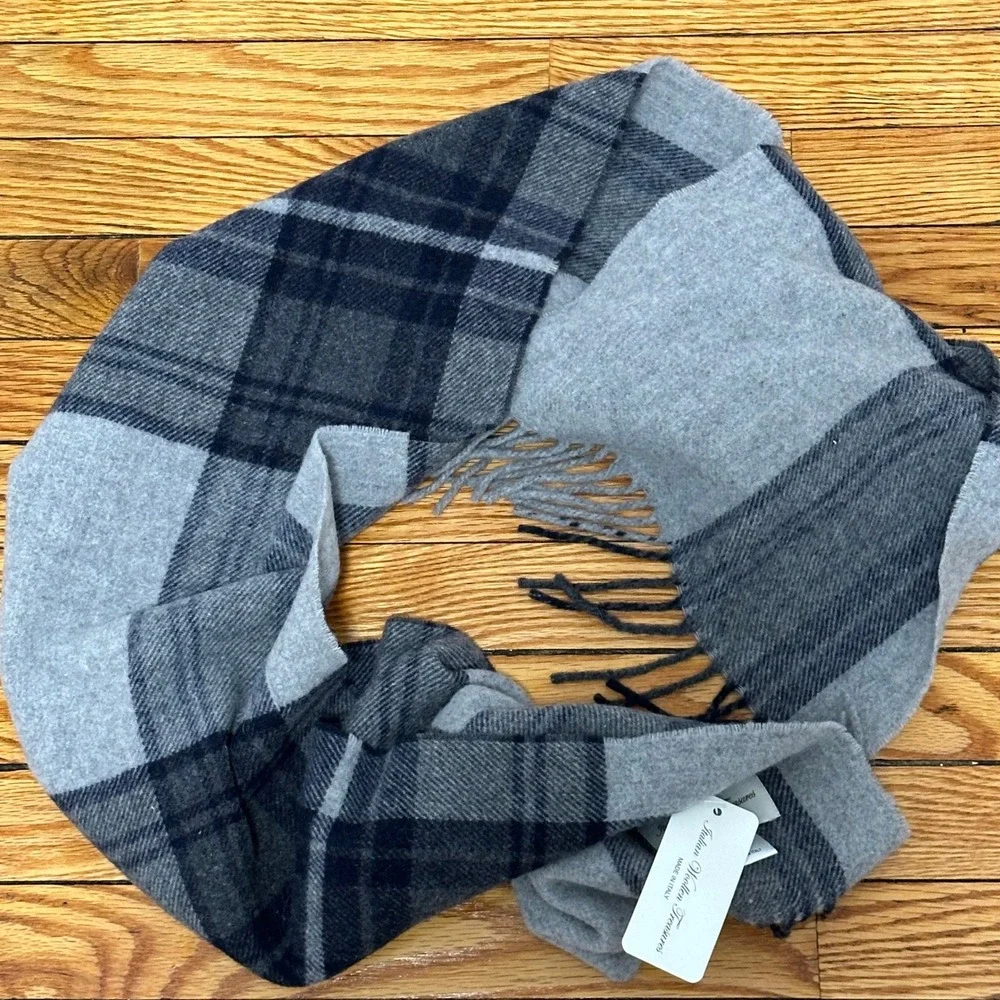 Italian Woollen Treasures 100% Wool Plaid Scarf Grey Made in Italy NWT Heritage